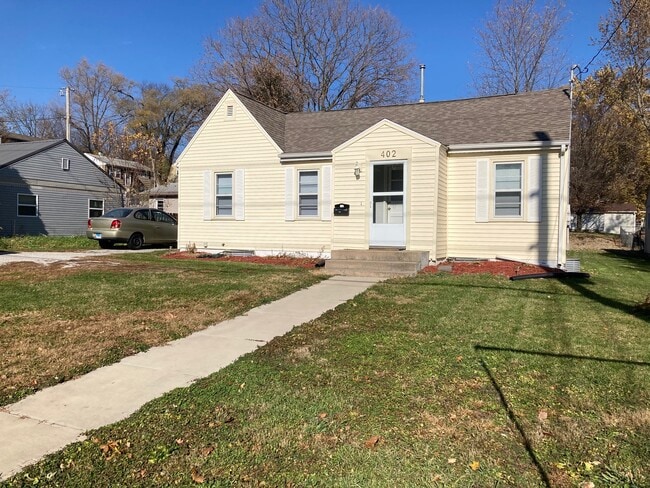 Photo - 402 W Benton St