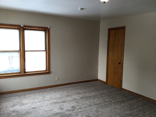 Photo - 458 3rd St NE Unidad 3