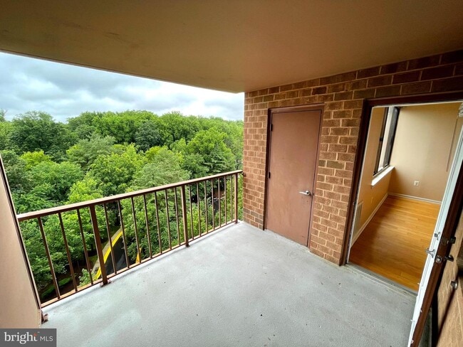 Photo - 10101 Grosvenor Pl Unidad 1119