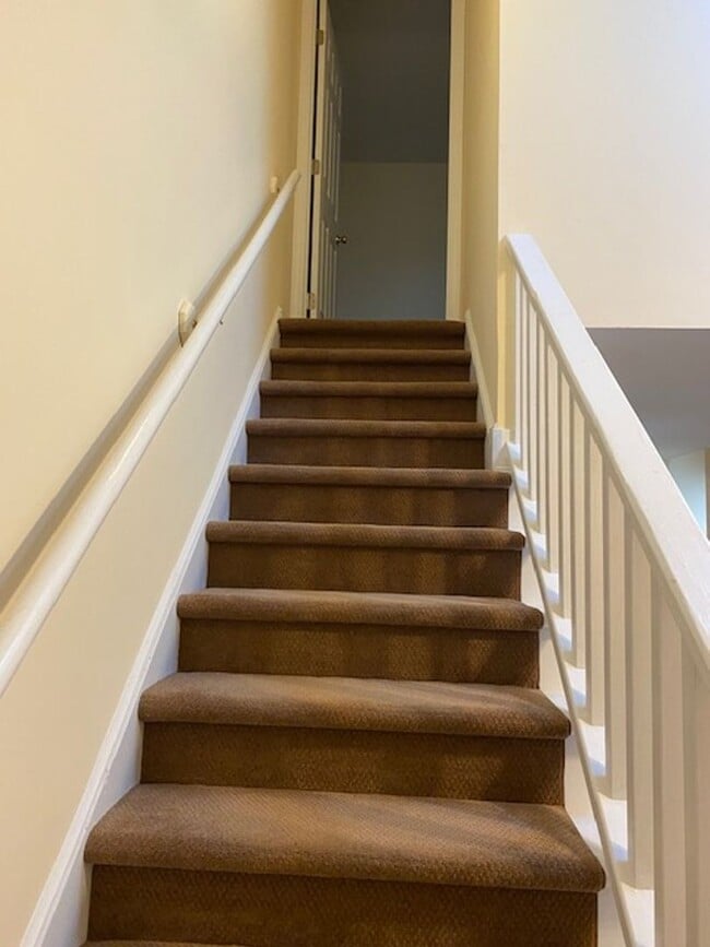 Photo - Colonial Circle