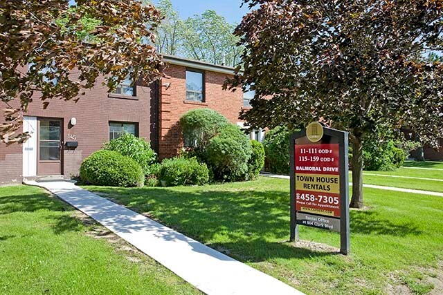 Building Photo - Balmoral Townhomes