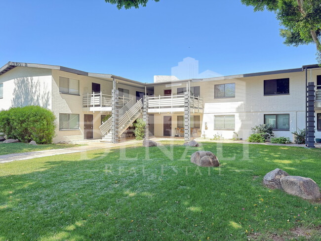 Building Photo - 749 E Montebello Ave Unit 233