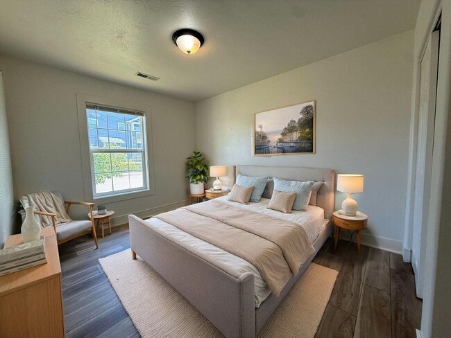 Photo - 2220 McKinney Ln