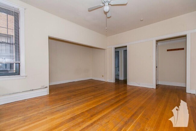 727 W Barry Ave Unit 2B