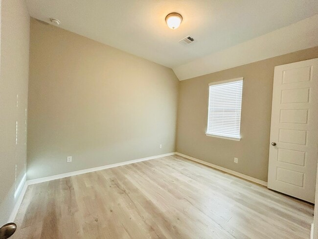 Photo - 18314 Southwood Creek Dr