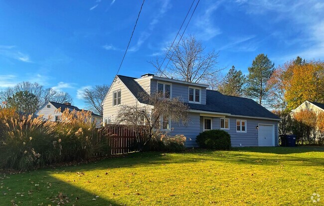 Building Photo - Cumberland Charm Rental