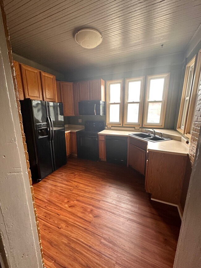 Kitchen - 507 Chestnut St Unit apt. 1