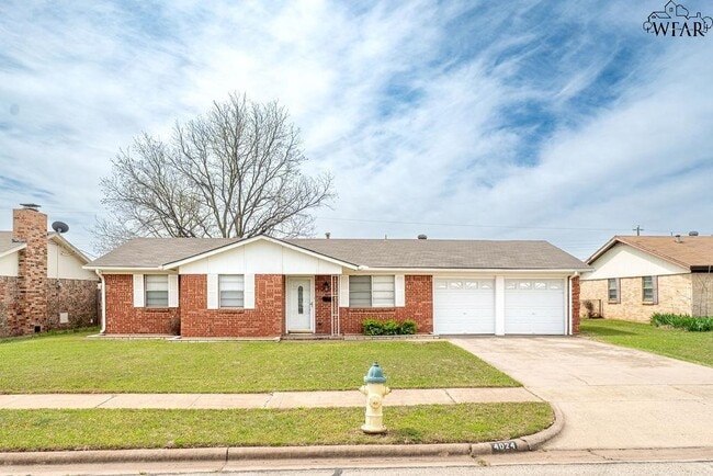 Building Photo - 4024 Hooper Dr