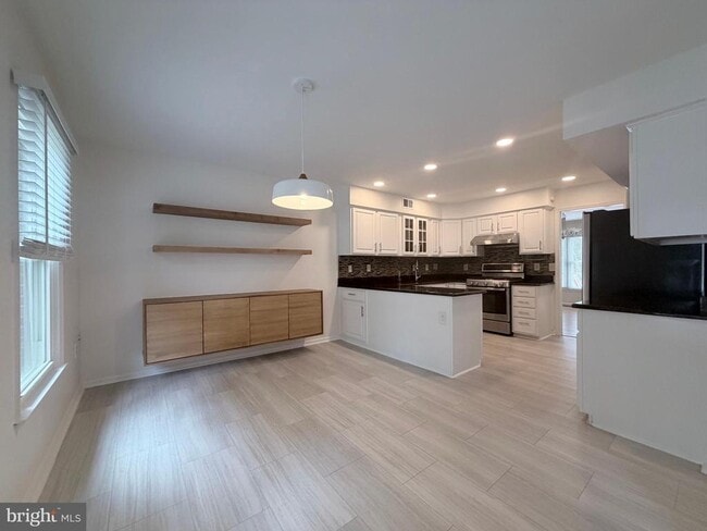 Photo - 7418 Crestberry Ln
