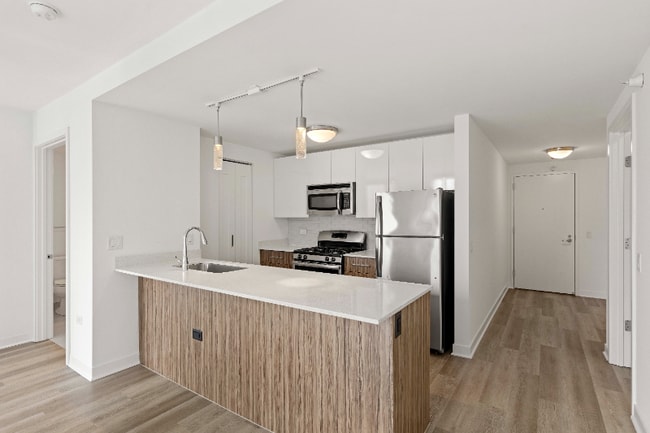 Photo - 420 N Orleans St Apartment Unit 420 N Orleans