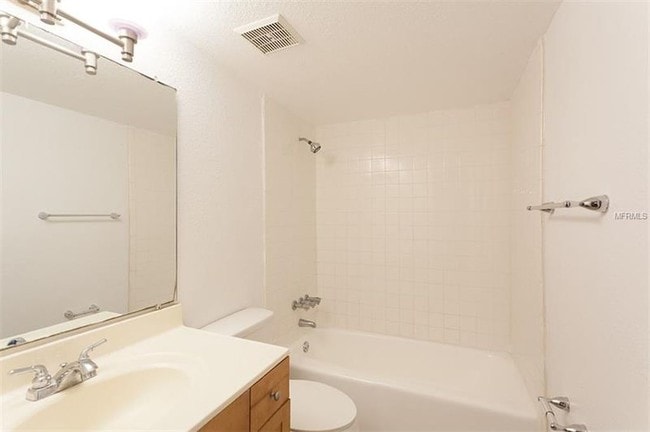 Building Photo - 730 E Michigan St Unit 138