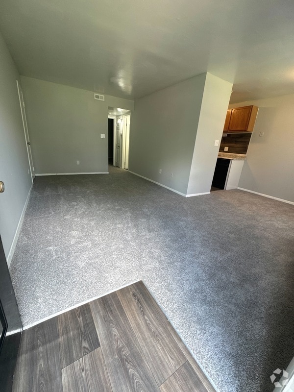 Building Photo - 1229 Nelson St Rental