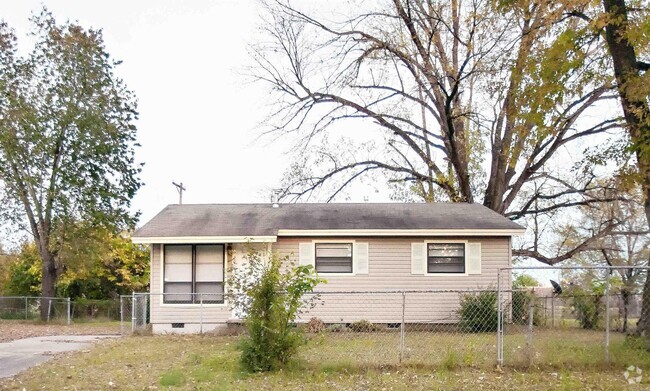 Building Photo - 2903 Loma Dr Rental