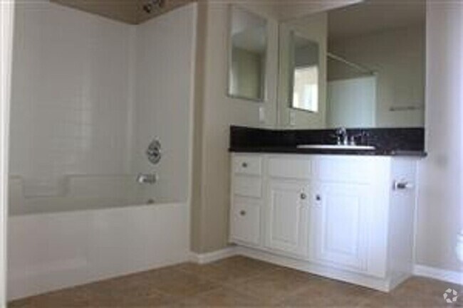 Building Photo - Sunland Gardens LLC Rental