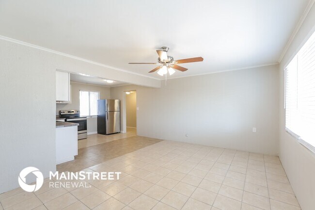 Photo - 608 W Mission Ln