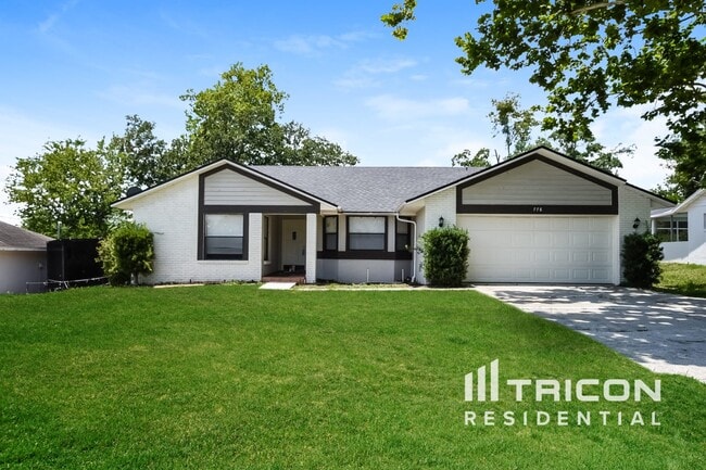 Photo - 778 Sweetbrier Dr House