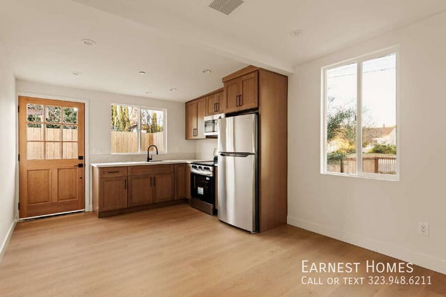 Photo - 6443 Satsuma Ave