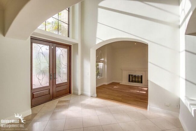 Bright & Spacious 4Bdm 3Ba Home in San Diego!