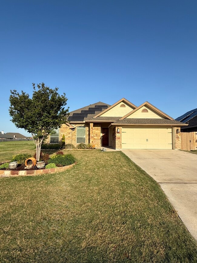 Building Photo - 3006 Crystal Ann Dr