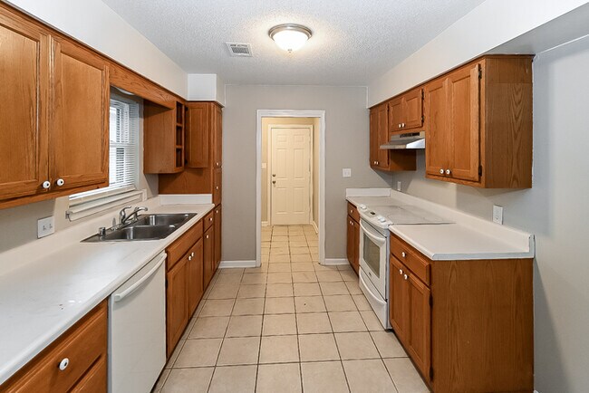 Photo - 13808 Wimbledon Loop