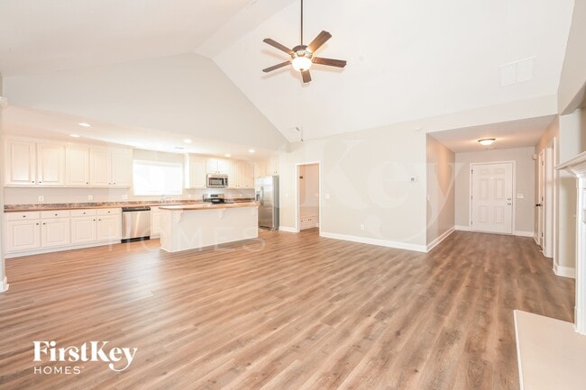 Photo - 1921 Roxey Ln