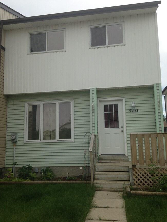 Building Photo - 3 Bed 2.5 Bath Unit 5433