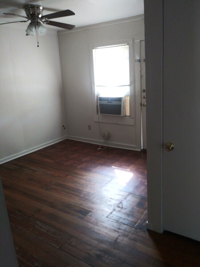 Photo - 512 Lockhart St