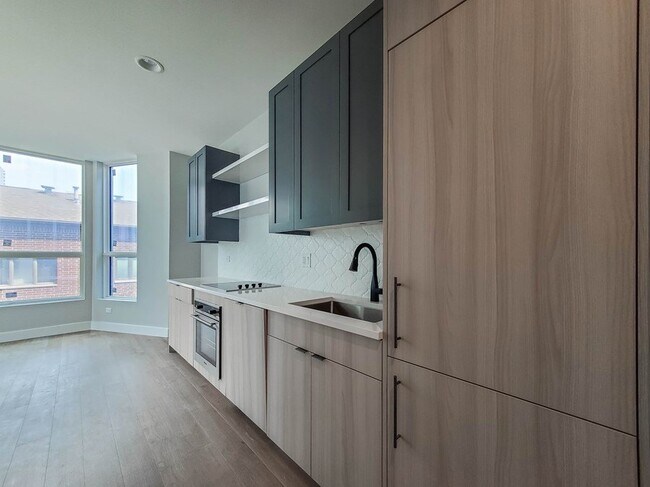 Photo - 1218 N Clark St