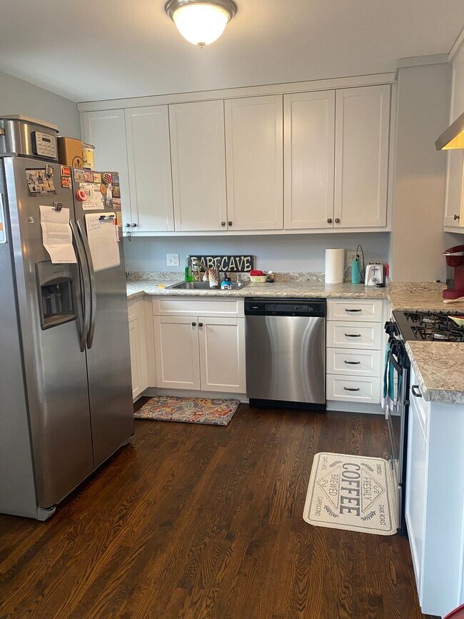 Photo - 725 Ruby Ave