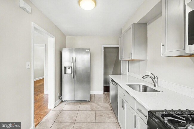 Photo - 828 St Dunstans Rd