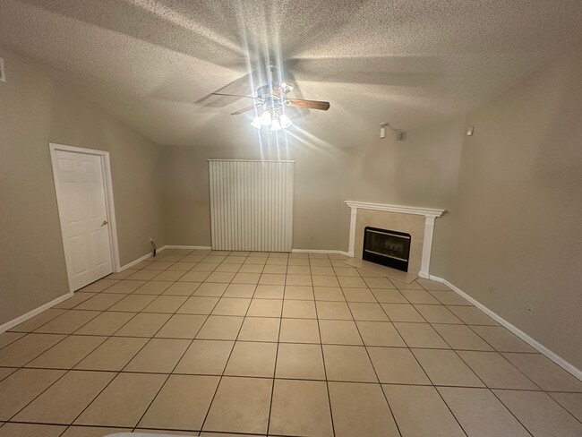 Photo - 1687 Spring Branch Dr W