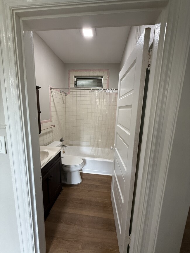 Photo - 221 Pine St