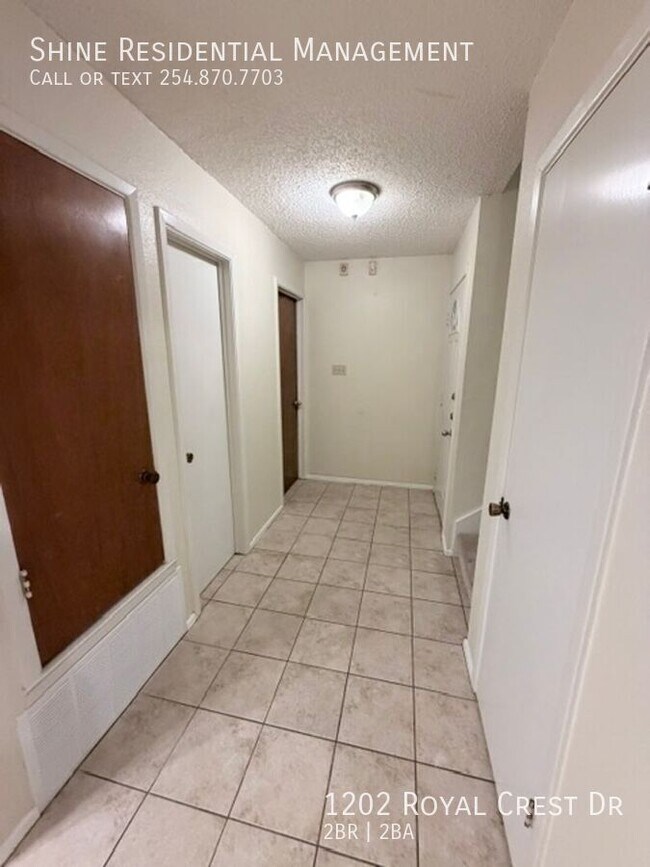 Photo - 1202 Royal Crest Dr