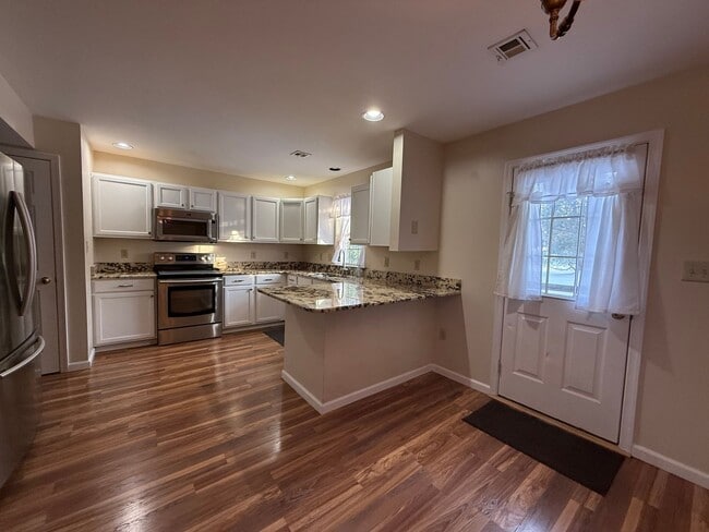 Photo - 3 bedroom 2.5 bathroom townhome for rent