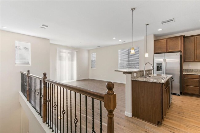 Building Photo - The Tahoe - Luxury 3 Bedroom, 2.5 Bath Tow... Rental