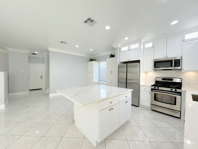 12445 Sonoma Dr