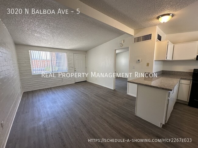 Photo - 3020 N Balboa Ave Unidad 5