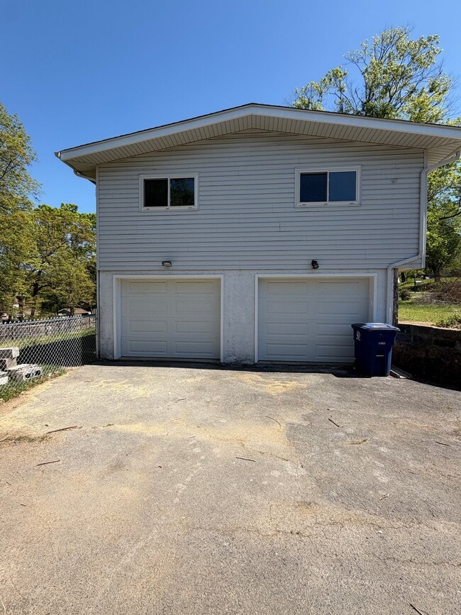 Photo - 607 Mountain Wood Dr