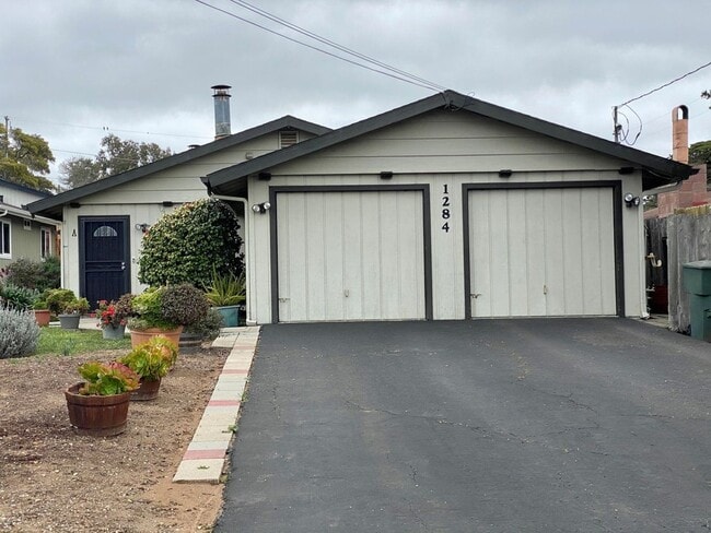 Building Photo - 1284 4th St Unit A