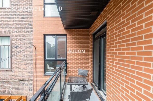 Photo - 3787 Av. Laval Unit D