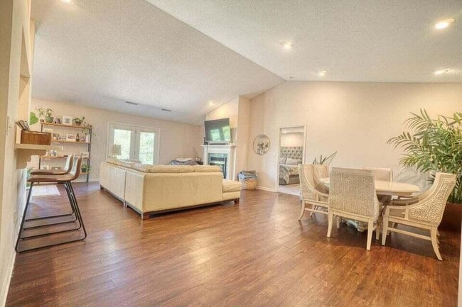 Photo - 3636 Augusta Dr