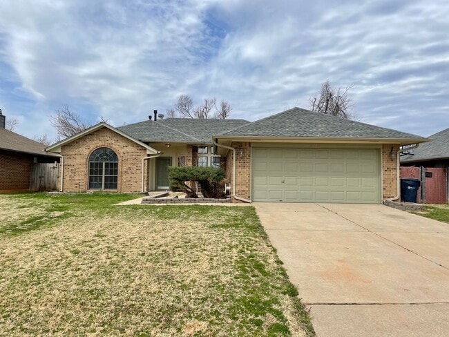Building Photo - Beautiful updated 3 bed 2 bath