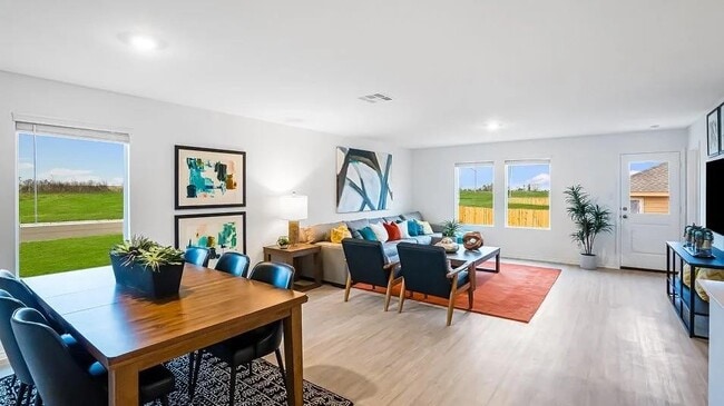 Photo - 217 Skyfire St