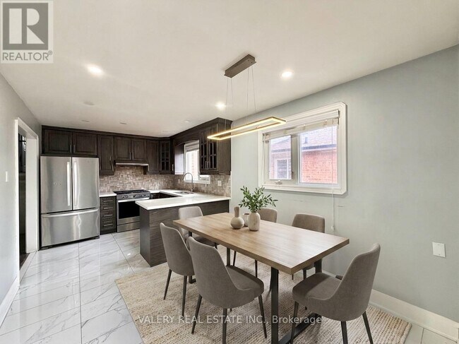 Photo - 72 Dantek Ct