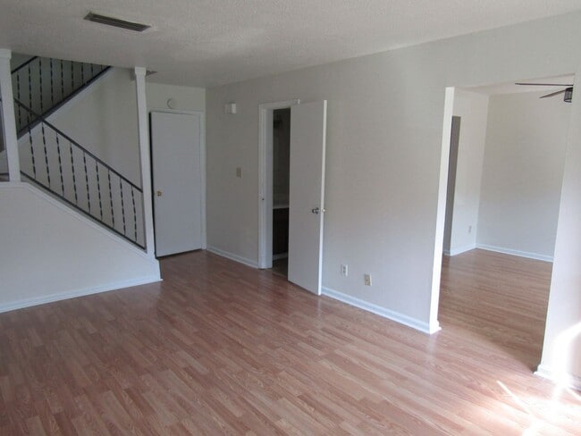 Photo - Charming 2 bed, 1.5 bath