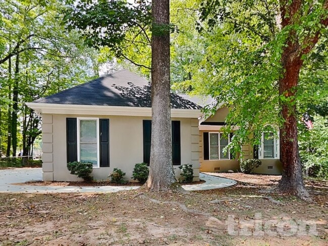 Building Photo - 40 Fair Ridge Ct