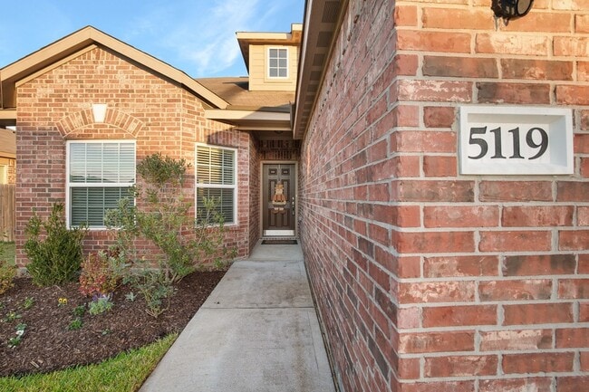 Photo - 5119 Harbor Palm Dr