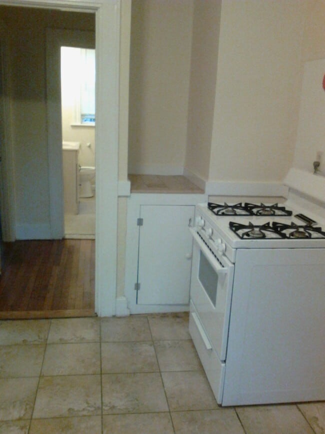 Kitchen - 425 Fountain St Unit 1st Floor