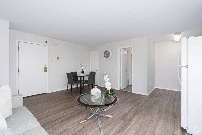 Studio - Olney Plaza