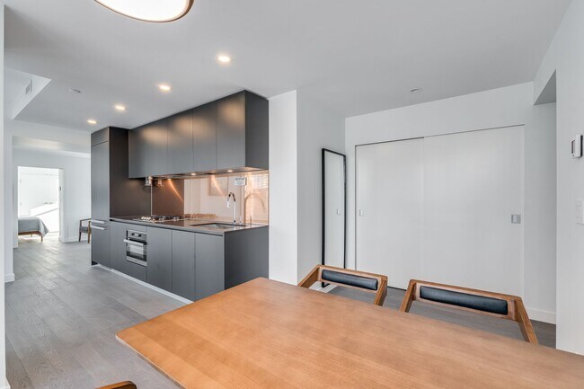 Photo - 1480 Howe St